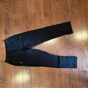 black lululemon men’s joggers!